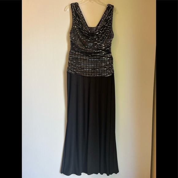 R&M Richards Black Sequin Bodice Sleeveless Long Evening Dress Sexy Party Sz 12 - Picture 10 of 10